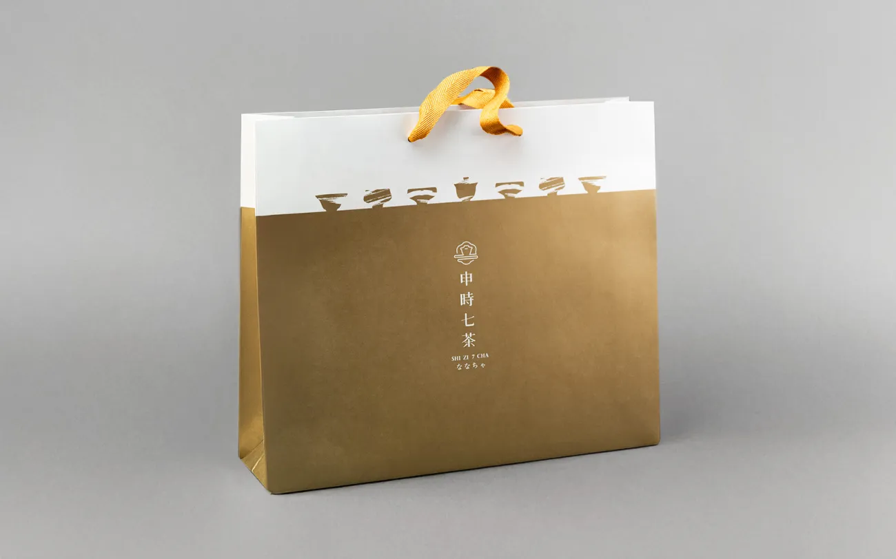 品牌提袋【附贈】